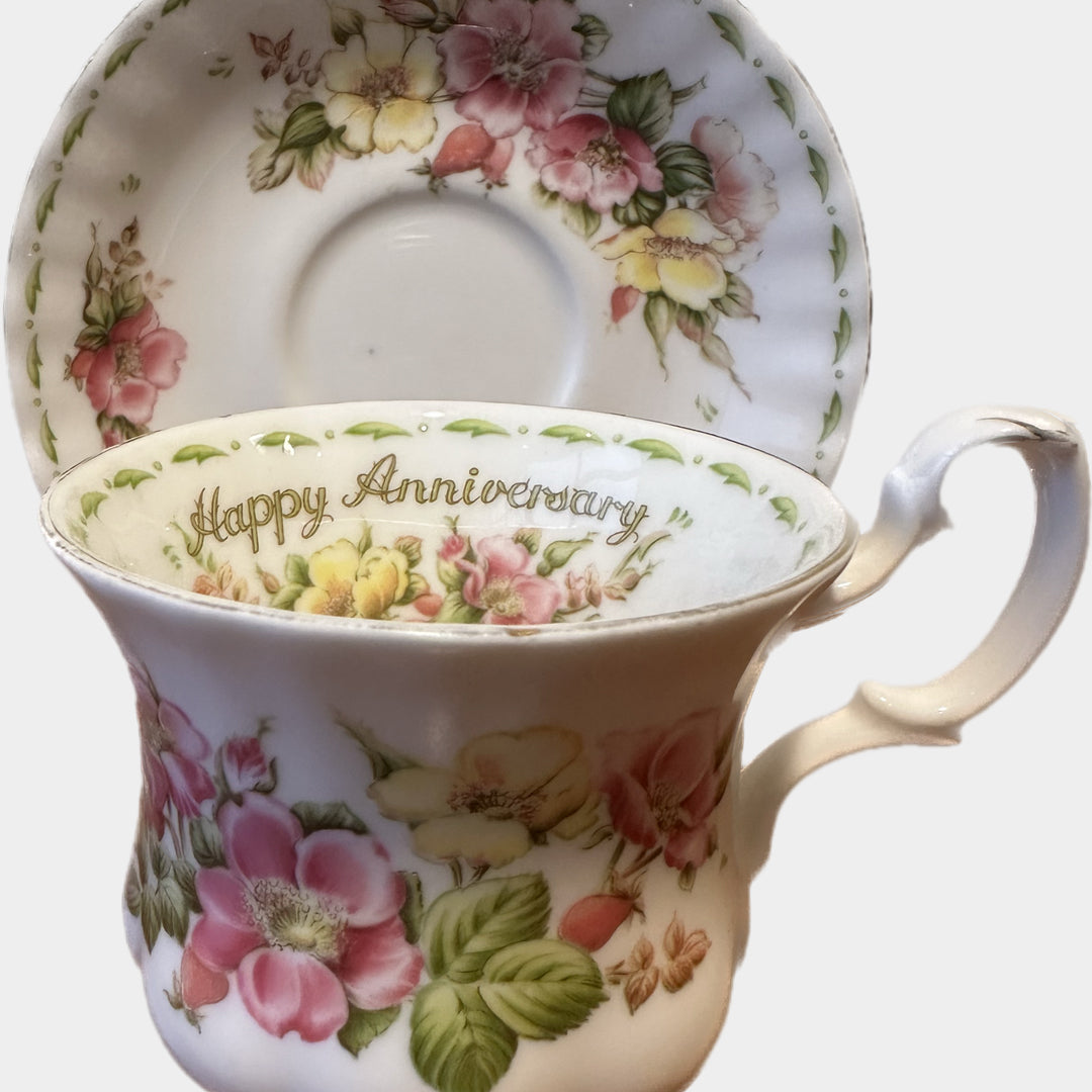 İngiliz Royal Albert Happy Aniversary ( mutlu yıldönümleri ) porselen duble kahve fincanı