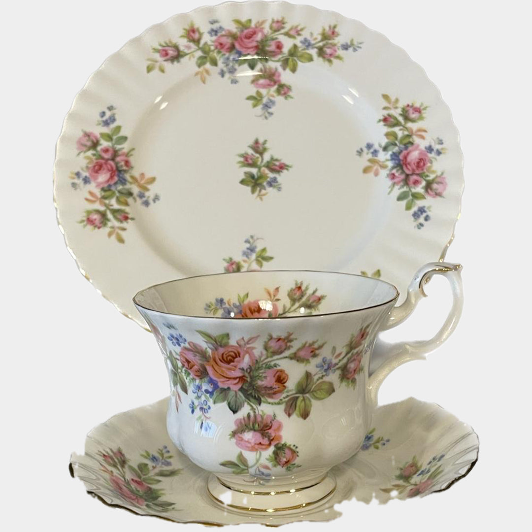 Royal Albert Moss Rose serisi porselen trio çay fincanı